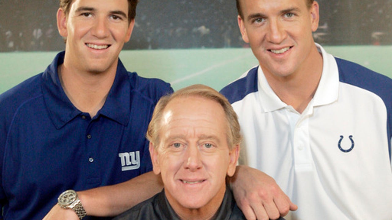 Archie, Eli Manning proud of Peyton's evolution this season